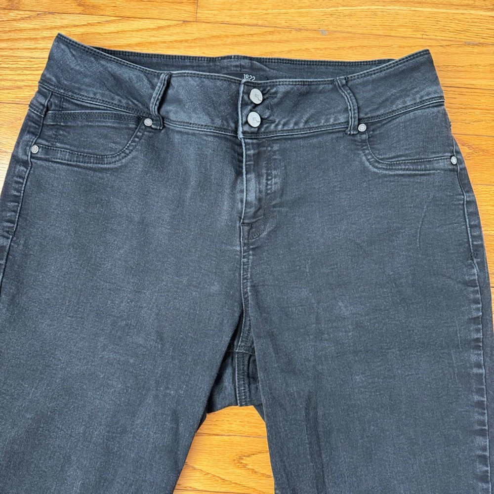 1822 Denim Women's Black Capri Jeans Size 18W - Picture 2 of 10
